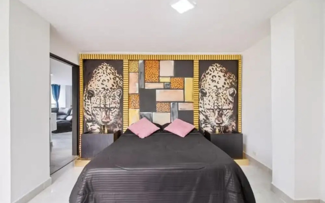 2bedroom with pooltable 1 block -Lleras