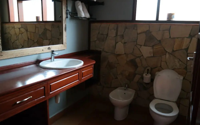 Enyati Lodge