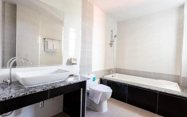 O2 Hotel Lopburi