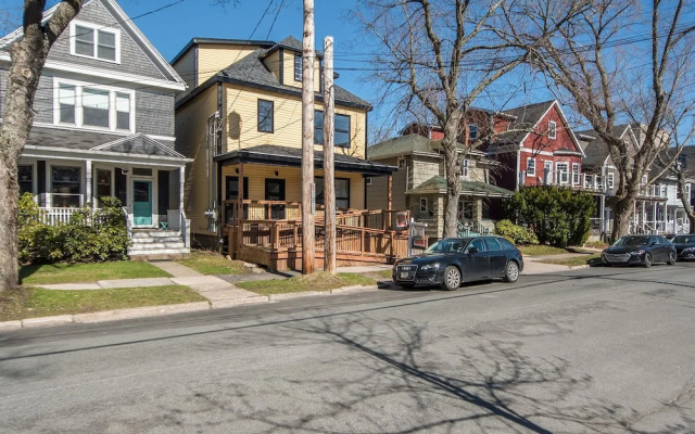 Spacious DAL & Downtown Apartments