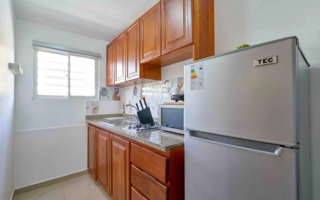 Escape Studio Apartment Close to Agora Mall