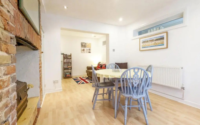 Dolphin House, Emsworth