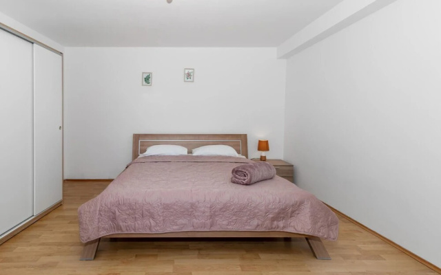 Amazing Apartment in Jadranovo With Wifi and 1 Bedrooms