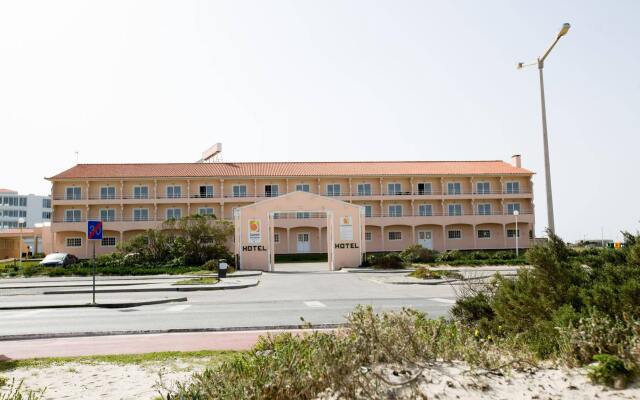 Отель Star Inn Peniche вид на фасад