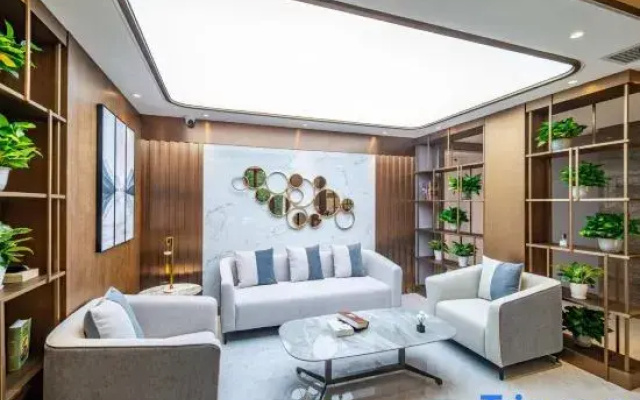 Jingya Hotel (Qiqihar South Station Hecheng Park)