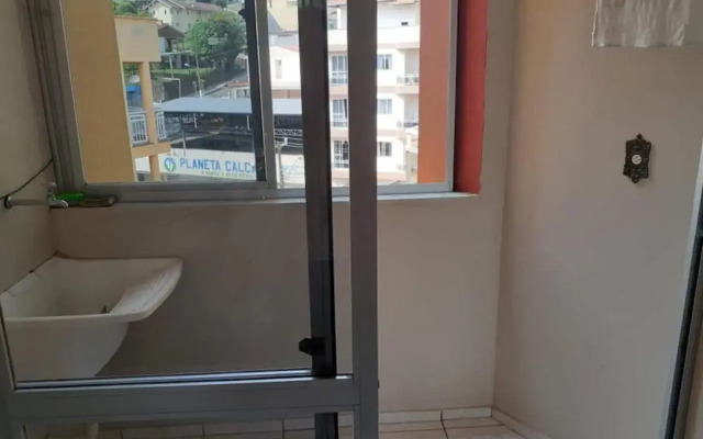 Apto na avenida de PIRATUBA, próximo ao balneário