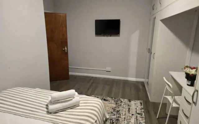 Heathrow roomzzzz B&B
