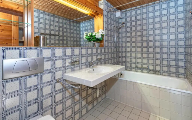 Schweizerhof Ferienwohnungen Lenzerheide 4