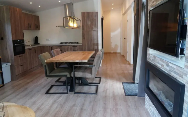 Nature-connected Modern Stay