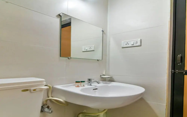 OYO Flagship 12884 Neelratna Guest House