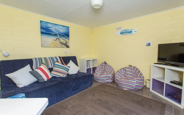 'Cliff 64' Cliff Top Home