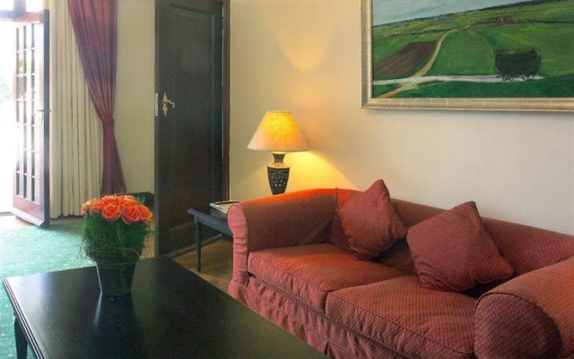 Greenways Hotel