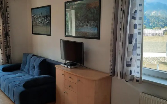 Studio B14