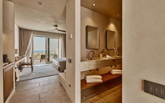 Ovea Paros