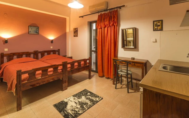 Savas Rooms
