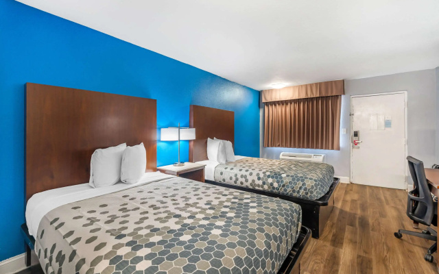Econo Lodge Inn & Suites Virginia Beach - Norfolk