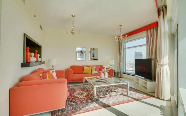 Stylish Apartment With the Best Burj Views