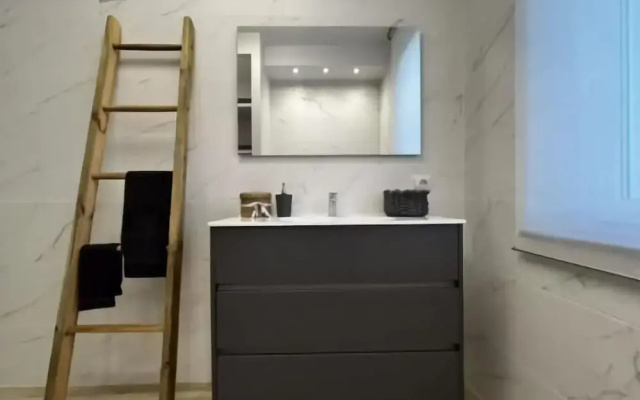 Apartment in Esanatoglia Near Apennines Trails