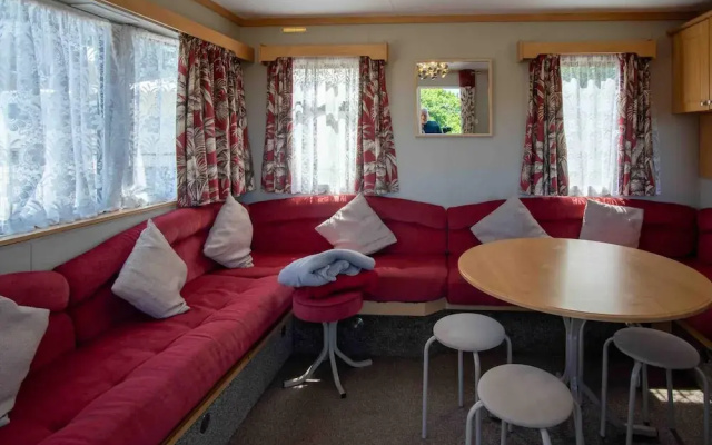 Hopkins Retreat - 3 Bedroom Caravan - Hot Tub