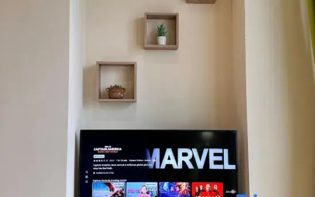 Two-bed Luxury Apartment B12LS by Live Comfortably