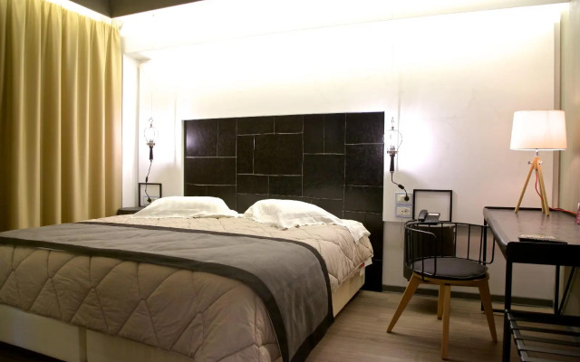 Adonis City Hotel