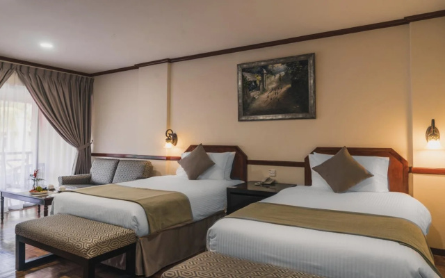 Shah's Village Hotel