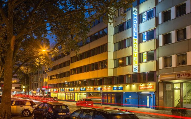 Отель a&o Düsseldorf Hauptbahnhof Германия, Дюссельдорф - 6 отзывов об отеле, цены и фото номеров - забронировать отель a&o Düsseldorf Hauptbahnhof онлайн вид на фасад