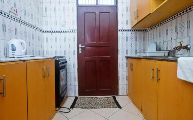 Ecologically sound free wifi&netflix, good kitchen