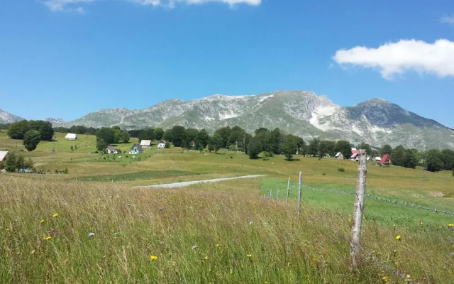 Eco Village Highlander