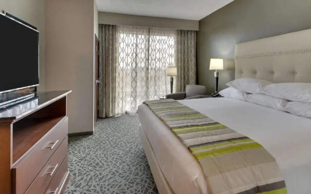 Drury Inn & Suites Cleveland Beachwood