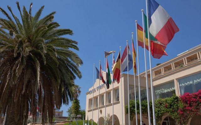 Отель Corfu Palace Hotel Греция, Корфу - 4 отзыва об отеле, цены и фото номеров - забронировать отель Corfu Palace Hotel онлайн вид на фасад