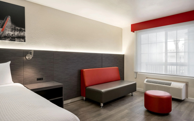 Days Inn Oceanside