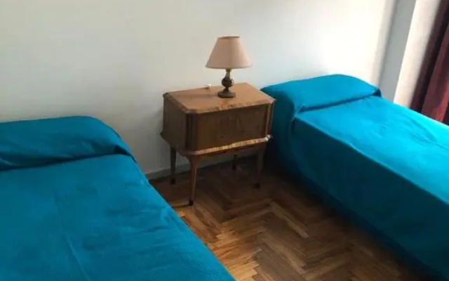 Excelente depto. para 5 personas. Zona ideal !!
