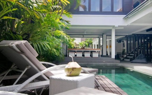 5BR Villa Sabtu - Minggu Villas Seminyak