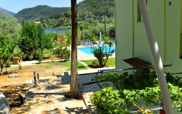 Vliho Bay suites&apartments