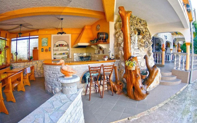 Olive Apartments
