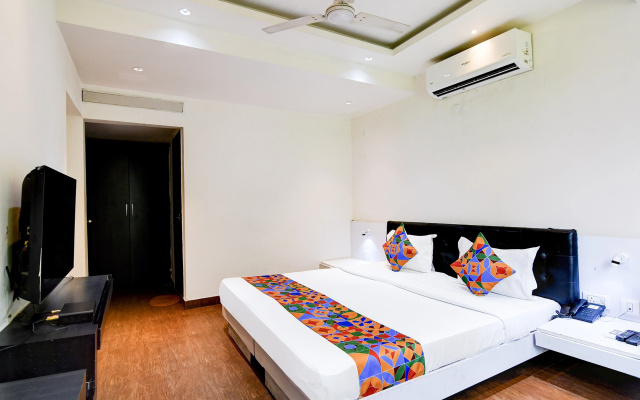 Hotel 1 Love Lock by FabHotels