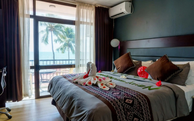 Smugglers Cove Beach Resort and Hotel