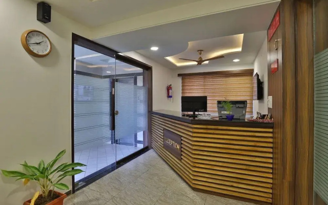 Dev Orchid By OYO Rooms