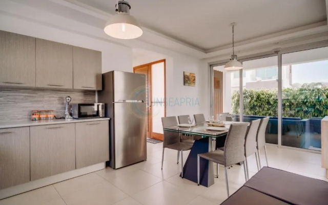 Dream 3bdr villa with private pool near the beach!