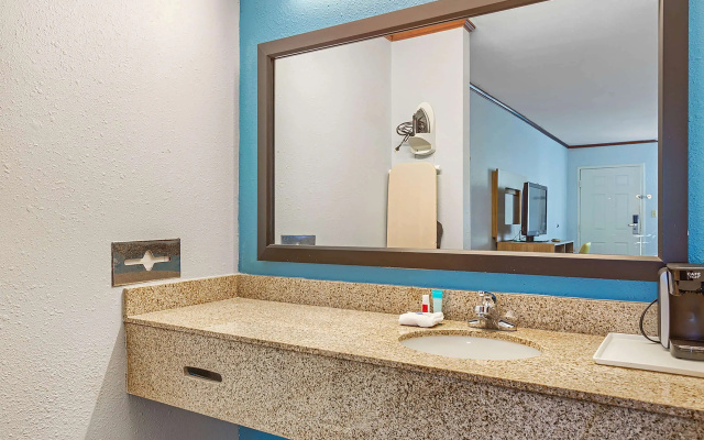 Days Inn by Wyndham Foley - North Gulf Shores