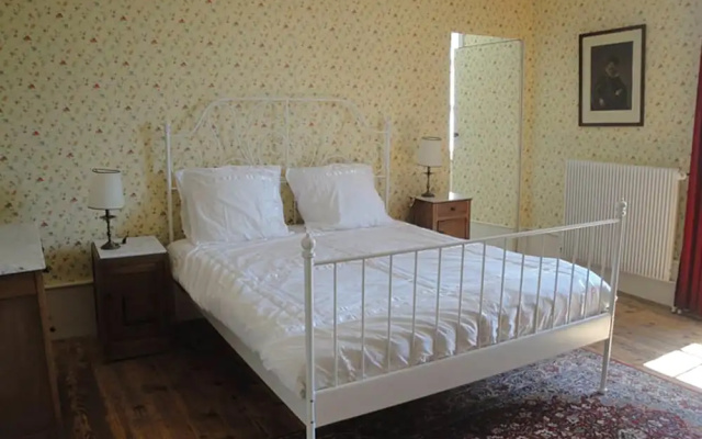 Petit Château Armand Bourgoin B & B