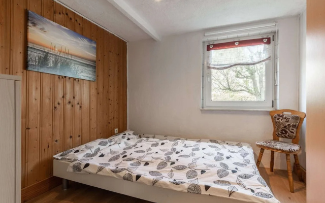 Cosy Flat in Niepars With Garden