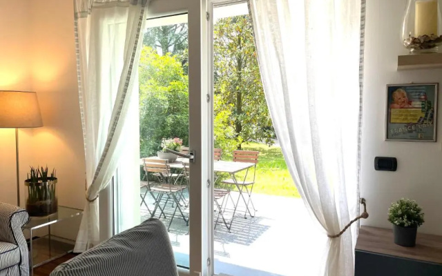 My humble house -Appartamento in villa con vista lago