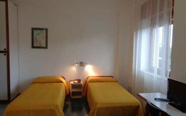 Siris Hotel