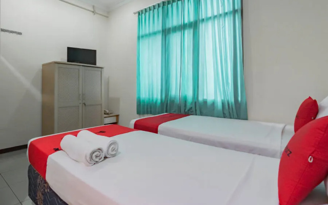 RedDoorz near Tegalega Bandung