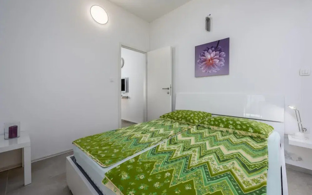 Apartment in Kukci With Heated Pool