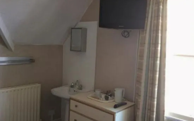 Avenue Hotel