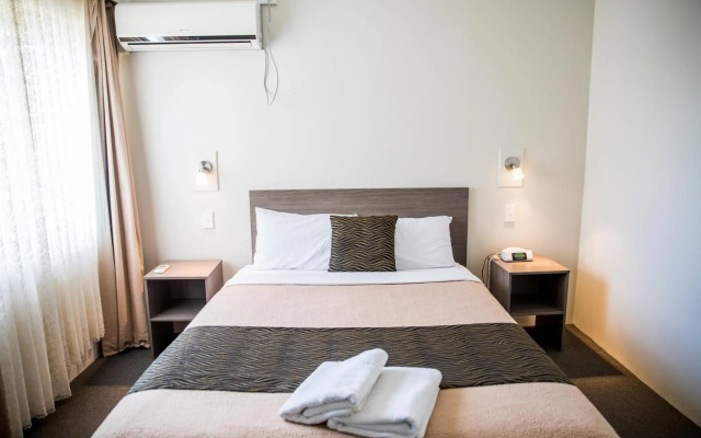 Lilac City Motor Inn