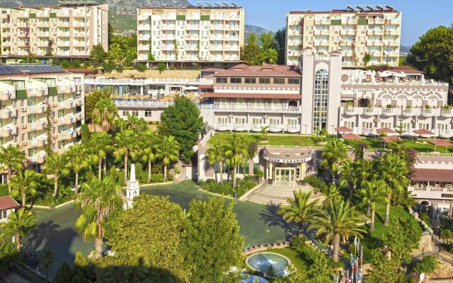 Club Paradiso Hotel - All Inclusive вид на фасад